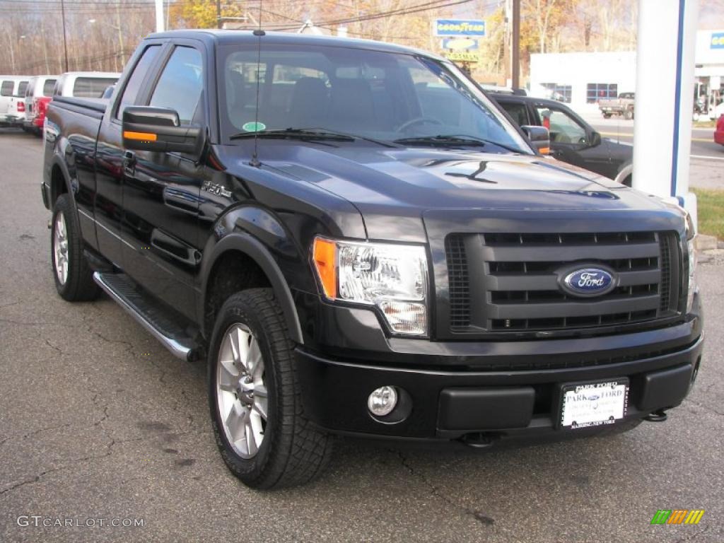 2010 F150 FX4 SuperCab 4x4 - Tuxedo Black / Black photo #2