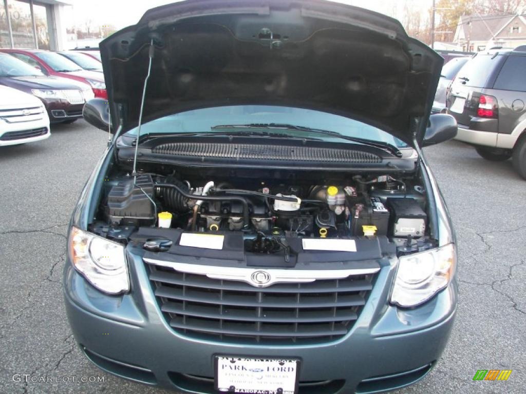 2006 Chrysler Town & Country Touring 3.8L OHV 12V V6 Engine Photo #39580385