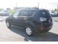 2011 Labrador Black Pearl Mitsubishi Outlander ES  photo #3