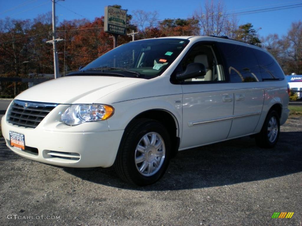 Cool Vanilla White Chrysler Town & Country