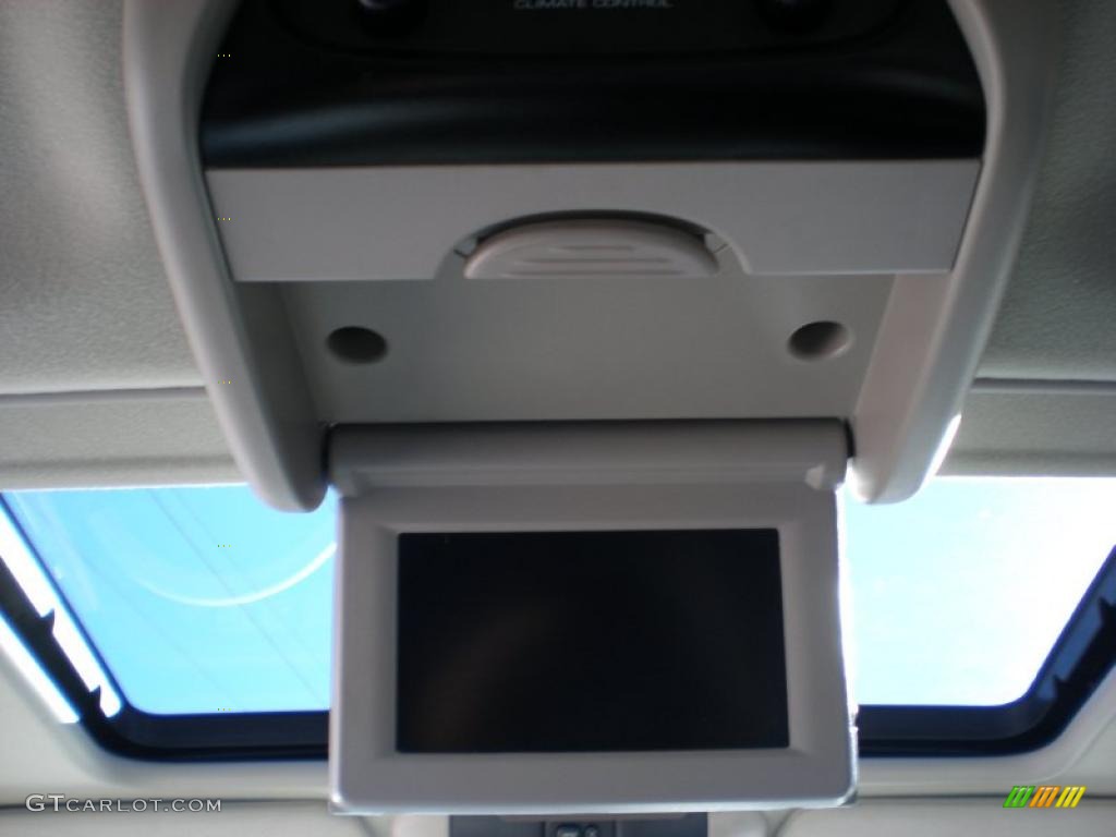 2007 Town & Country Touring - Cool Vanilla White / Medium Slate Gray photo #10
