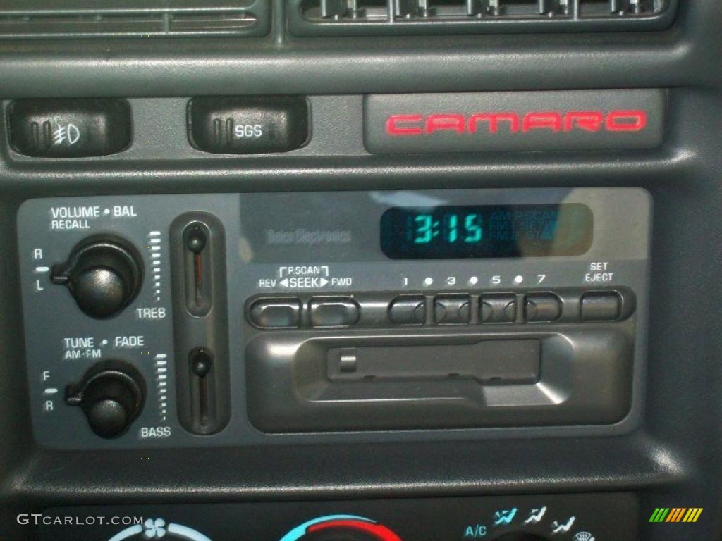 1997 Chevrolet Camaro RS Coupe Controls Photo #39583629