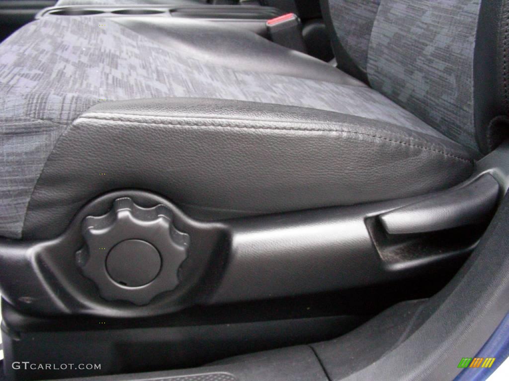 2004 CR-V LX 4WD - Eternal Blue Pearl / Black photo #9