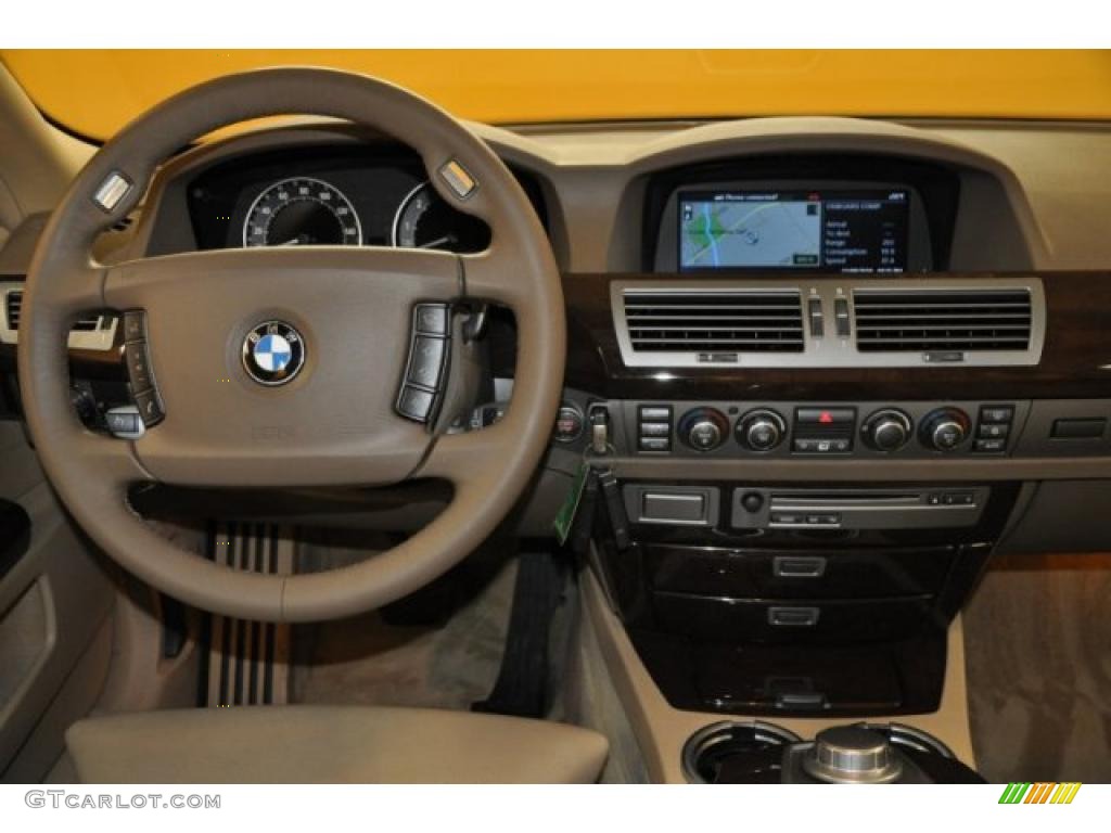 2006 BMW 7 Series 750Li Sedan Dark Beige/Beige III Dashboard Photo #39586717