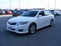 Super White - Camry SE Photo No. 7
