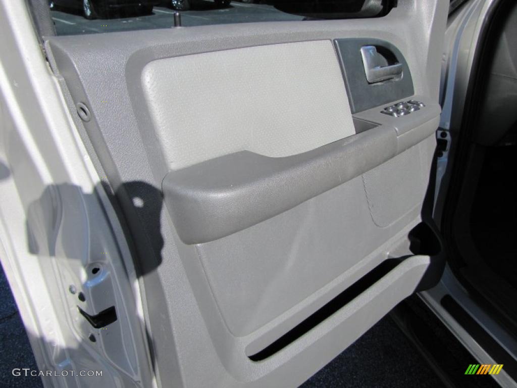 2003 Expedition XLT - Silver Birch Metallic / Flint Grey photo #6