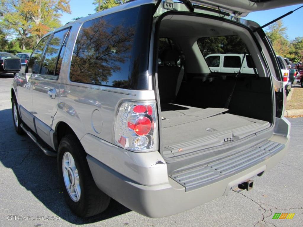 2003 Expedition XLT - Silver Birch Metallic / Flint Grey photo #10