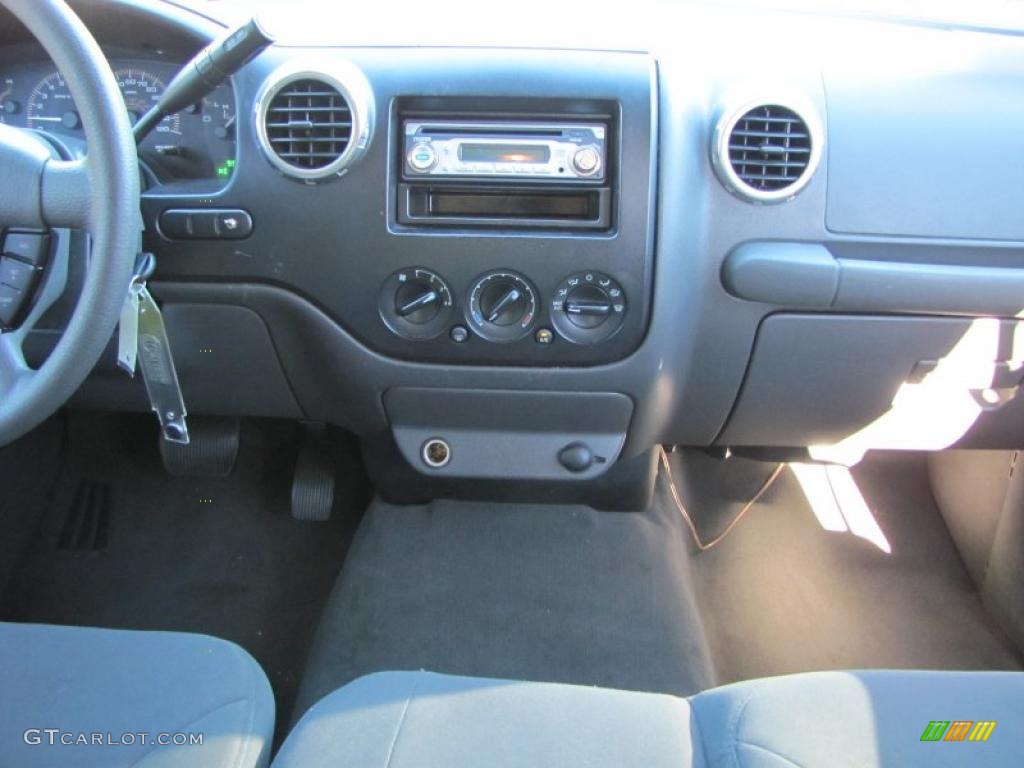 2003 Expedition XLT - Silver Birch Metallic / Flint Grey photo #12