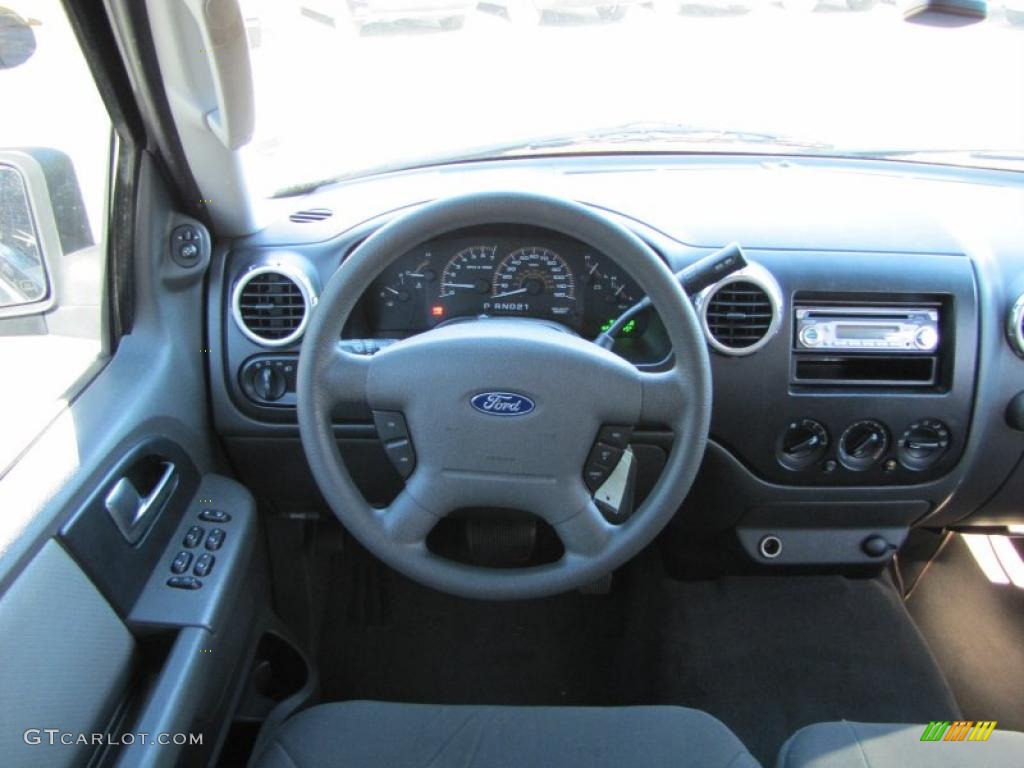 2003 Expedition XLT - Silver Birch Metallic / Flint Grey photo #13