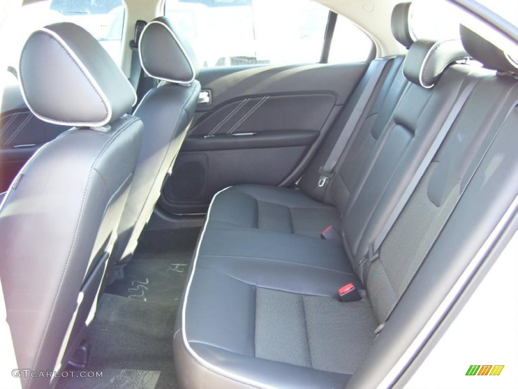 2011 Fusion SEL V6 - White Suede / Charcoal Black photo #18