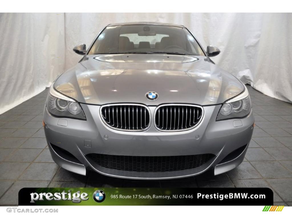 2010 M5  - Space Gray Metallic / Black Merino Leather photo #5