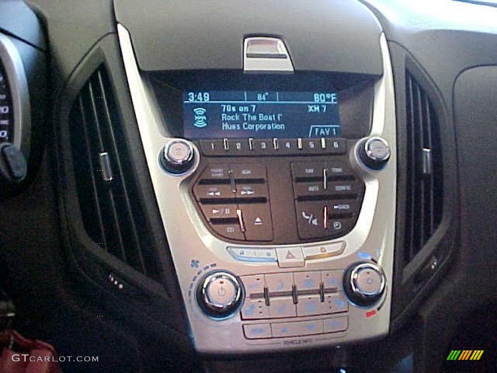 2011 Chevrolet Equinox LT AWD Controls Photo #39595115