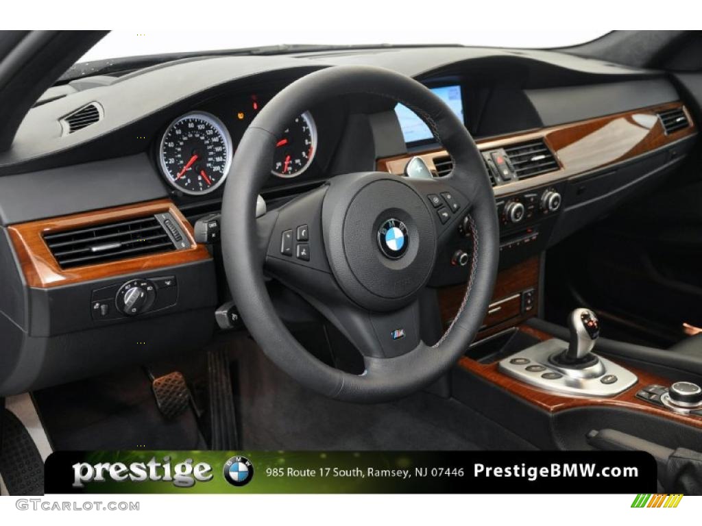 2010 M5  - Space Gray Metallic / Black Merino Leather photo #14