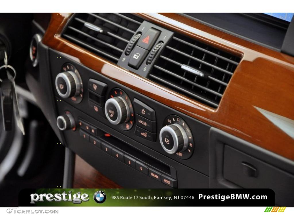 2010 M5  - Space Gray Metallic / Black Merino Leather photo #16