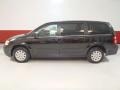 2009 Brilliant Black Crystal Pearl Chrysler Town & Country LX  photo #7