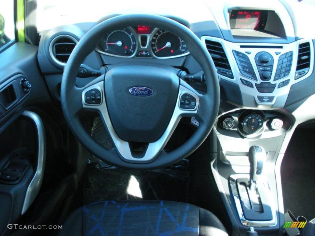 2011 Fiesta SE Hatchback - Lime Squeeze Metallic / Charcoal Black/Blue Cloth photo #7