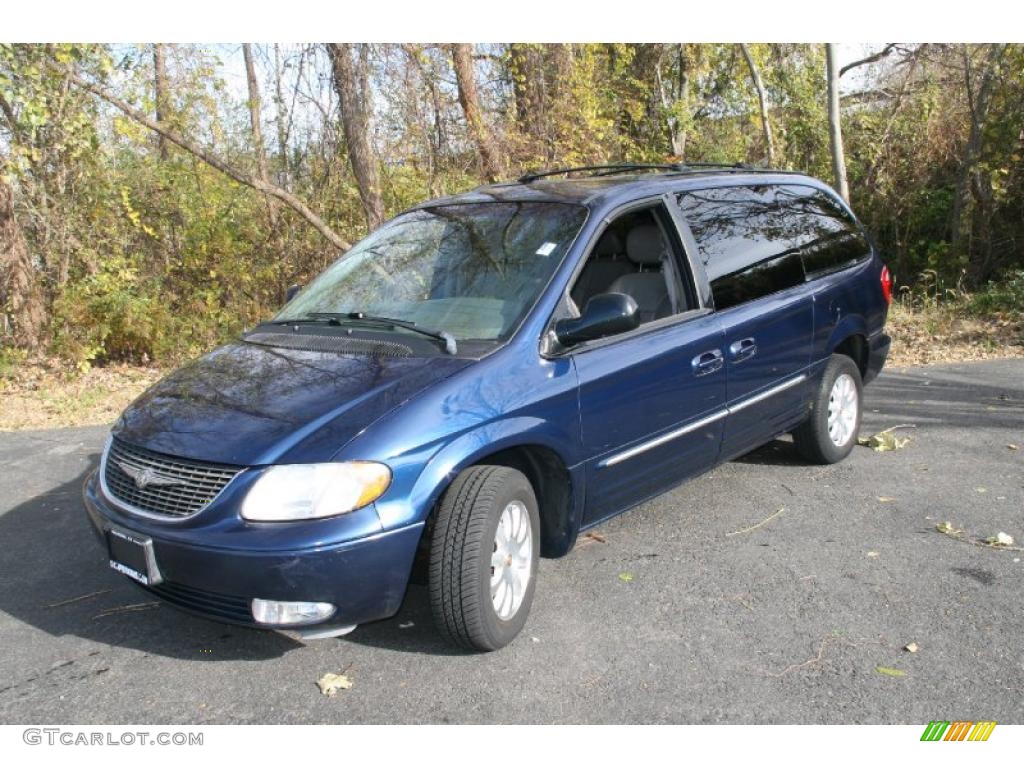 Patriot Blue Pearlcoat 2002 Chrysler Town & Country LXi Exterior Photo #39602457