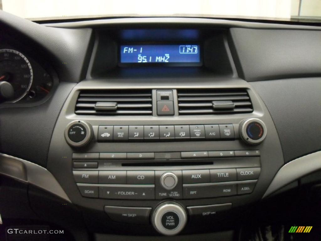 2011 Honda Accord LX-P Sedan Controls Photo #39604929