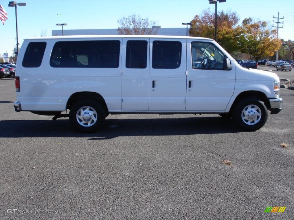 Oxford White 2010 Ford E Series Van E350 XLT Passenger Extended Exterior Photo #39605709