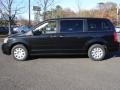 2008 Brilliant Black Crystal Pearlcoat Chrysler Town & Country LX  photo #9