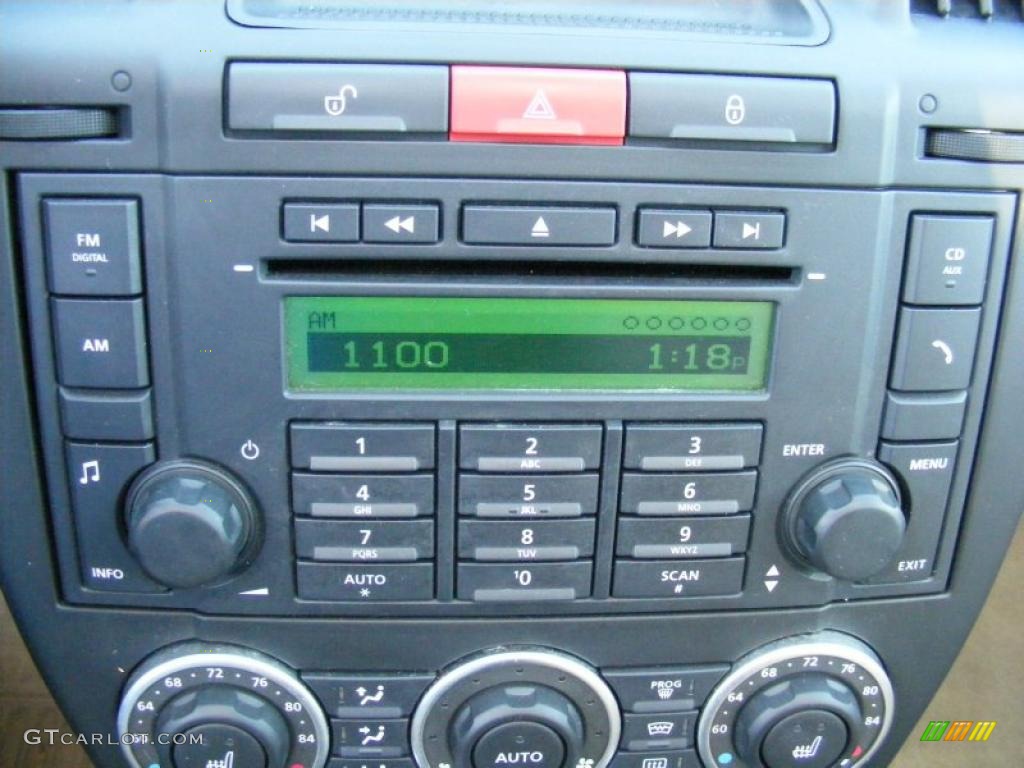 2008 Land Rover LR2 HSE Controls Photo #39611537