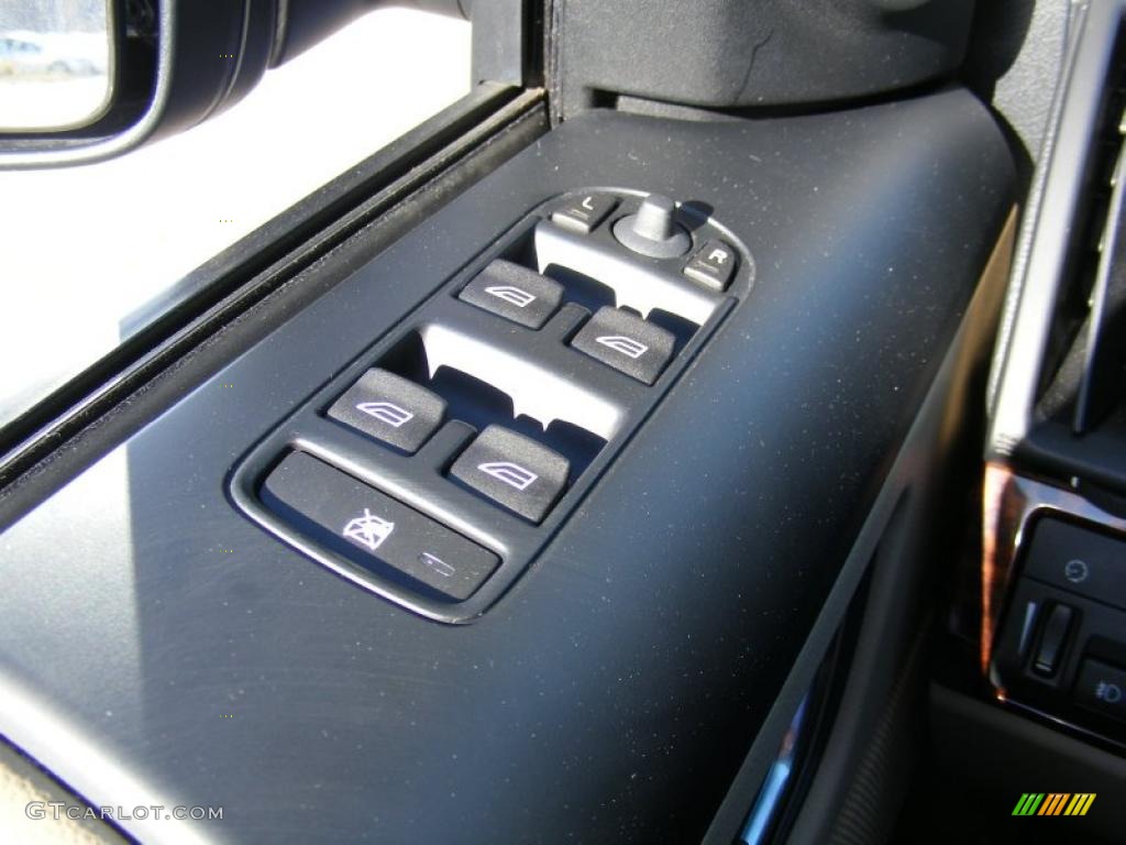 2008 Land Rover LR2 HSE Controls Photo #39611585