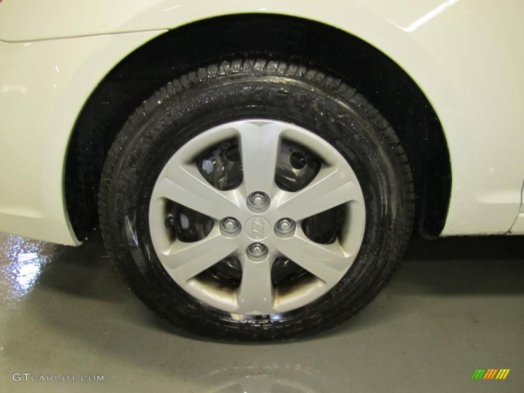 2009 Hyundai Accent GLS 4 Door Wheel Photo #39613389