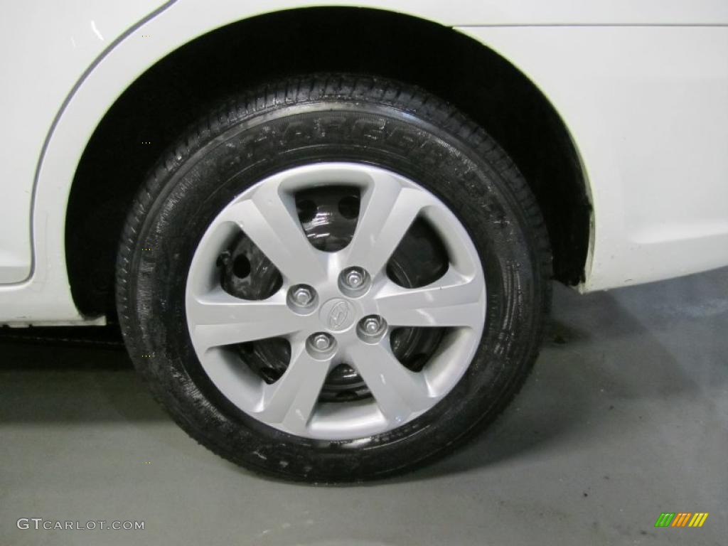2009 Hyundai Accent GLS 4 Door Wheel Photo #39613405