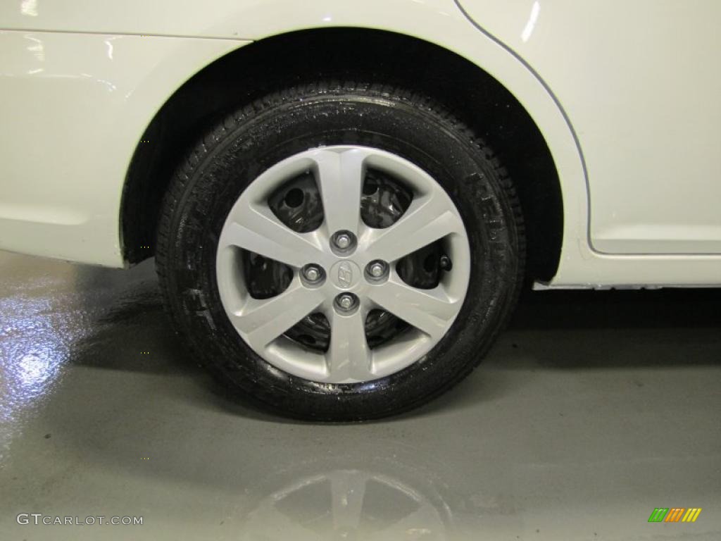 2009 Hyundai Accent GLS 4 Door Wheel Photo #39613521