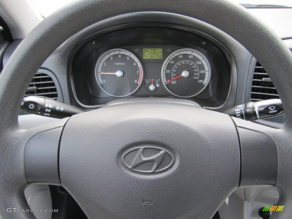 2009 Hyundai Accent GLS 4 Door Gauges Photo #39614141