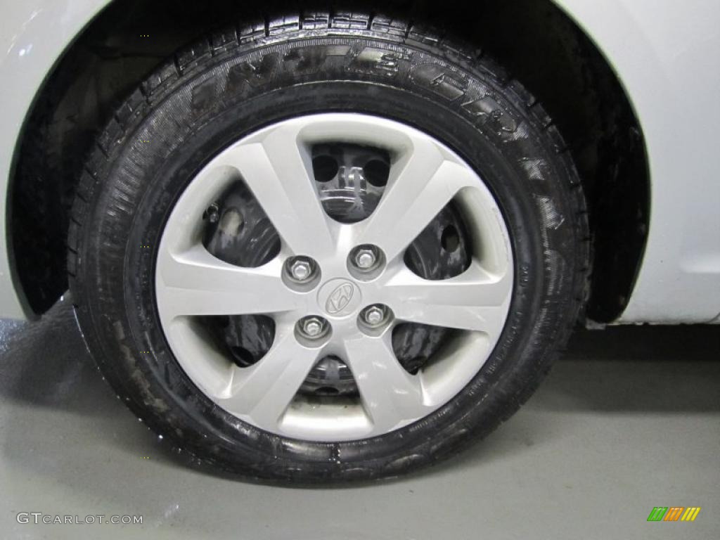 2009 Hyundai Accent GLS 4 Door Wheel Photo #39614309