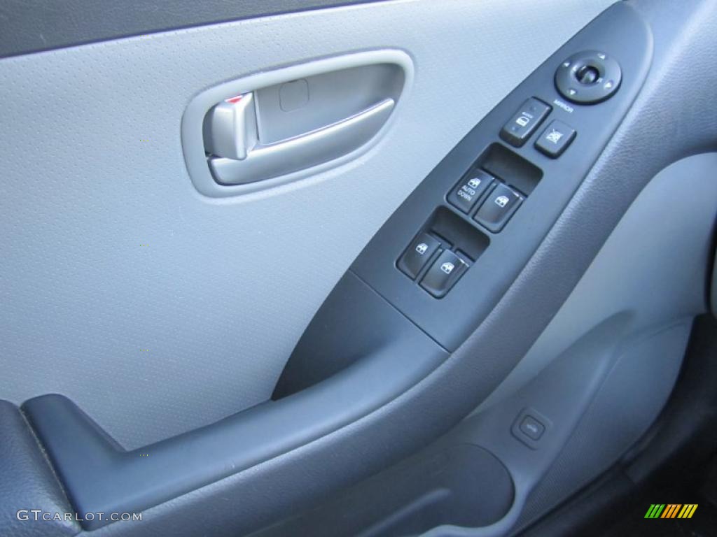 2009 Hyundai Elantra GLS Sedan Controls Photo #39615469