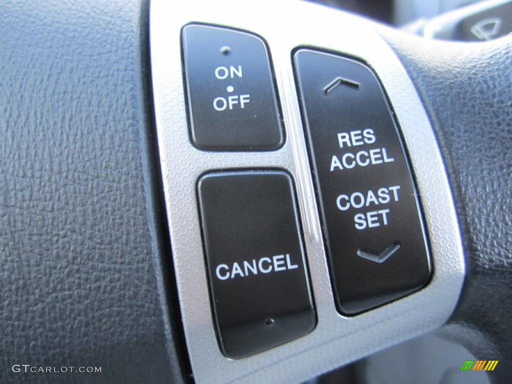 2009 Hyundai Elantra GLS Sedan Controls Photo #39615517