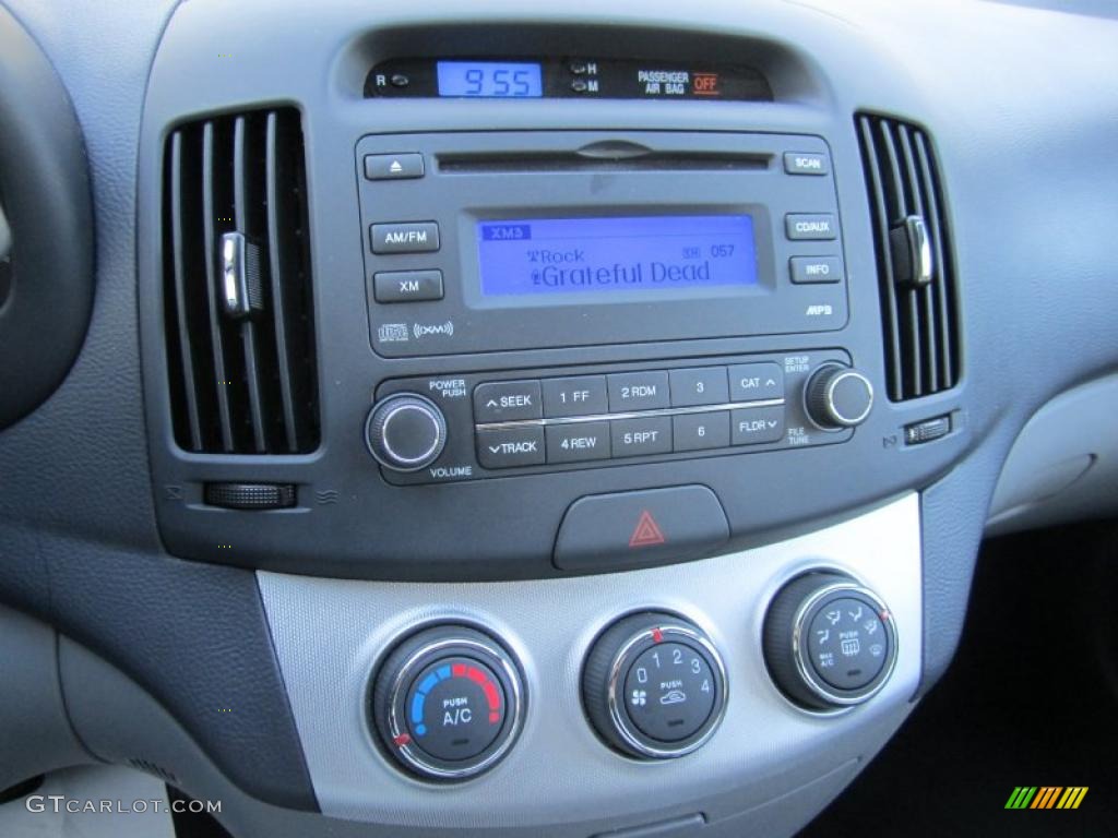 2009 Hyundai Elantra GLS Sedan Controls Photo #39615533