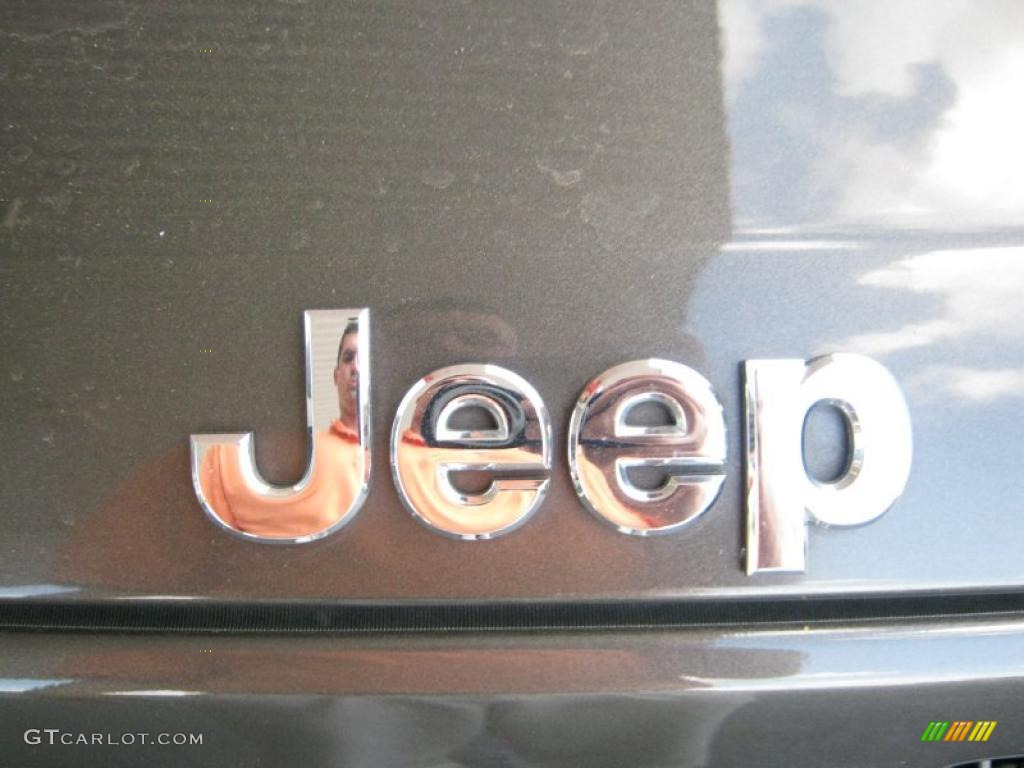 2006 Jeep Commander Standard Commander Model Marks and Logos Photo #39619865