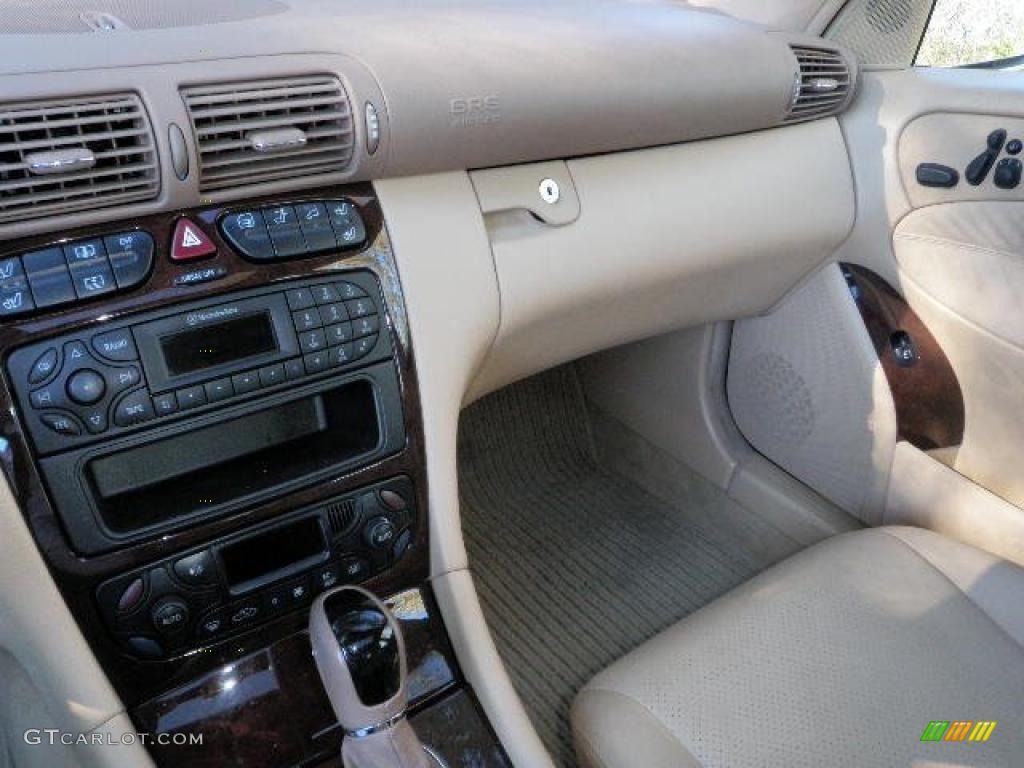2002 Mercedes-Benz C 320 Sedan Controls Photos