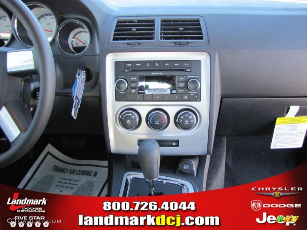 2010 Challenger SE - Stone White / Dark Slate Gray photo #8