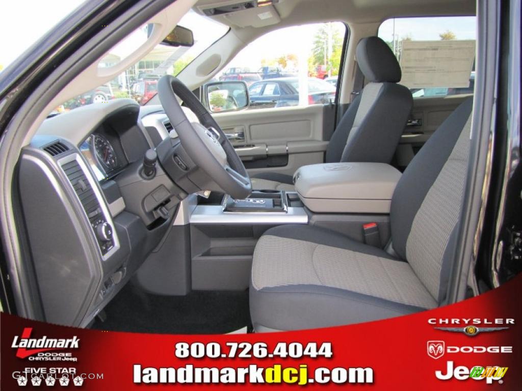 2011 Ram 1500 Big Horn Crew Cab - Brilliant Black Crystal Pearl / Dark Slate Gray/Medium Graystone photo #7