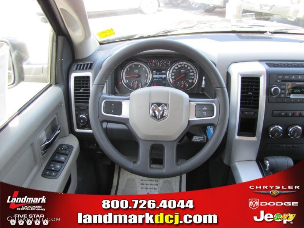 2011 Ram 1500 Big Horn Crew Cab - Brilliant Black Crystal Pearl / Dark Slate Gray/Medium Graystone photo #11