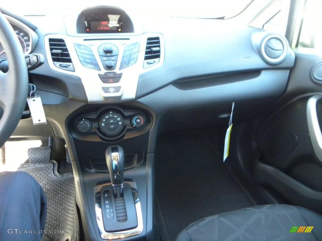 2011 Ford Fiesta SE Hatchback 6 Speed PowerShift Automatic Transmission Photo #39630402