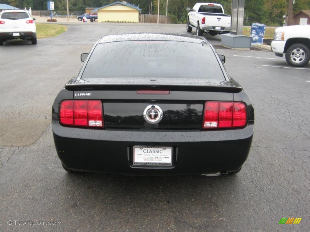 2007 Mustang V6 Premium Coupe - Black / Light Graphite photo #4