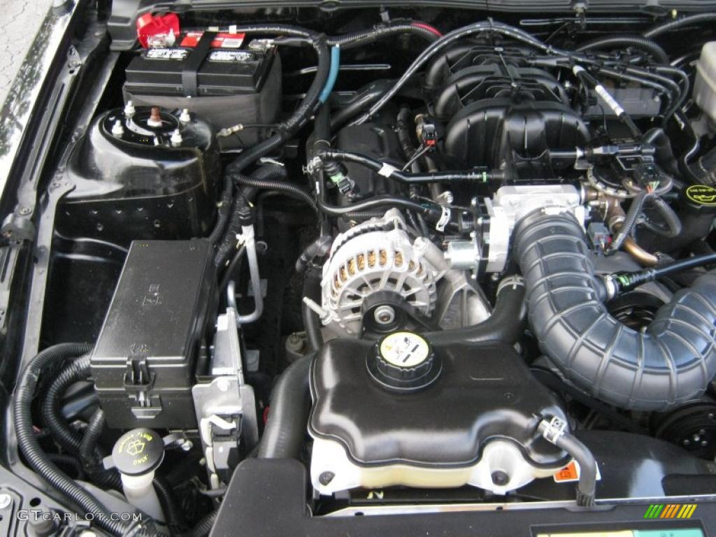 2007 Mustang V6 Premium Coupe - Black / Light Graphite photo #19