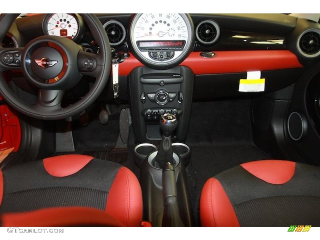 2011 Mini Cooper Hardtop Rooster Red/Carbon Black Dashboard Photo #39632918