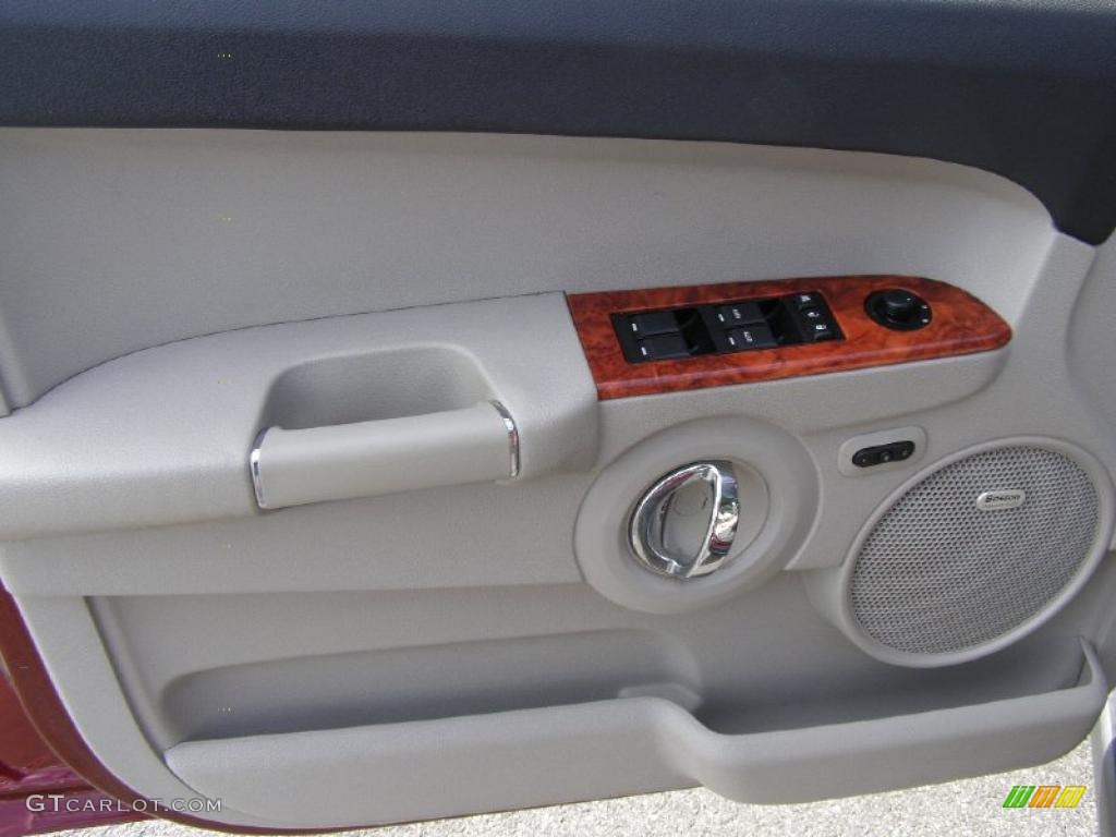 2007 Jeep Commander Limited 4x4 Door Panel Photos