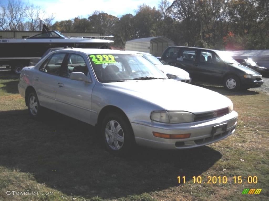 1992 Camry LE Sedan - Silvermist Metallic / Gray photo #3