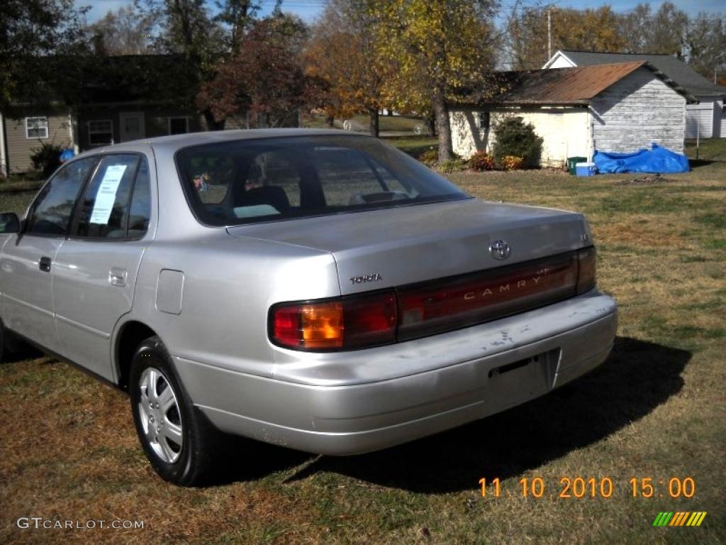 1992 Camry LE Sedan - Silvermist Metallic / Gray photo #6