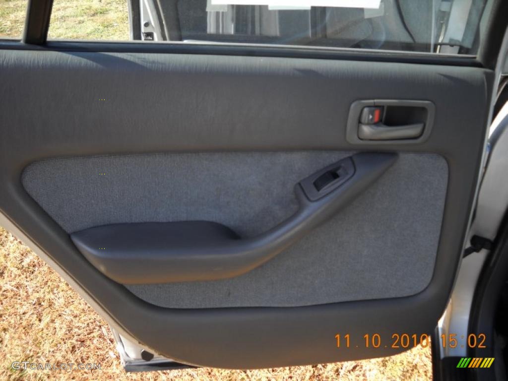 1992 Camry LE Sedan - Silvermist Metallic / Gray photo #23