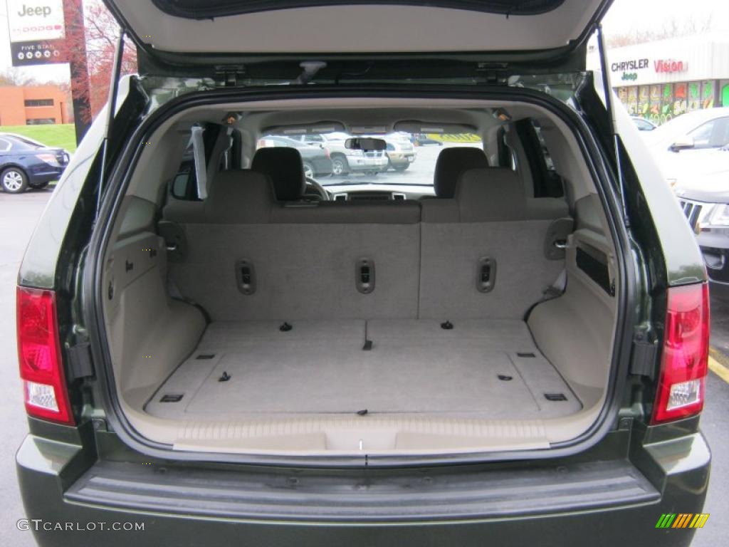 2008 Jeep Grand Cherokee Laredo 4x4 Trunk Photo #39641895