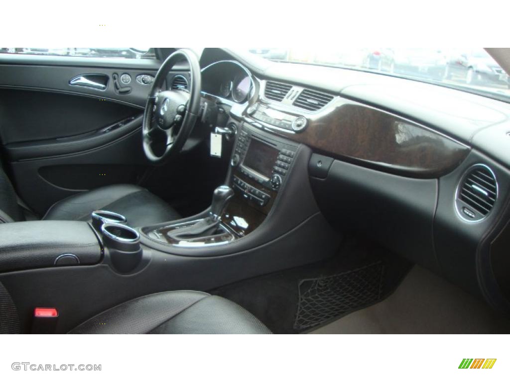 2007 Mercedes-Benz CLS 550 Black Dashboard Photo #39644199