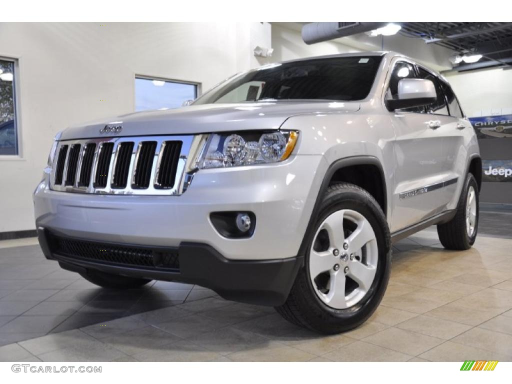 Bright Silver Metallic 2011 Jeep Grand Cherokee Laredo X Package Exterior Photo #39644583